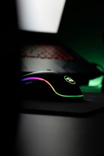 Gaming mice with customizable buttons?